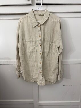 Casual Cream Button-Down Shirt with Chest Pockets